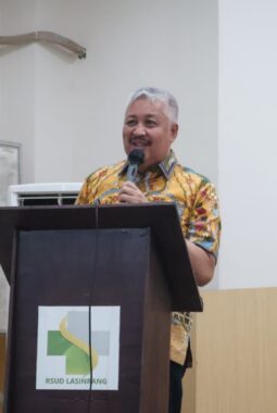Bupati Pinrang Irwan Hamid Tegaskan, Kesungguhan  Tenaga Kesehatan Jadi Kunci Keberhasilan Pelayanan Kesehatan